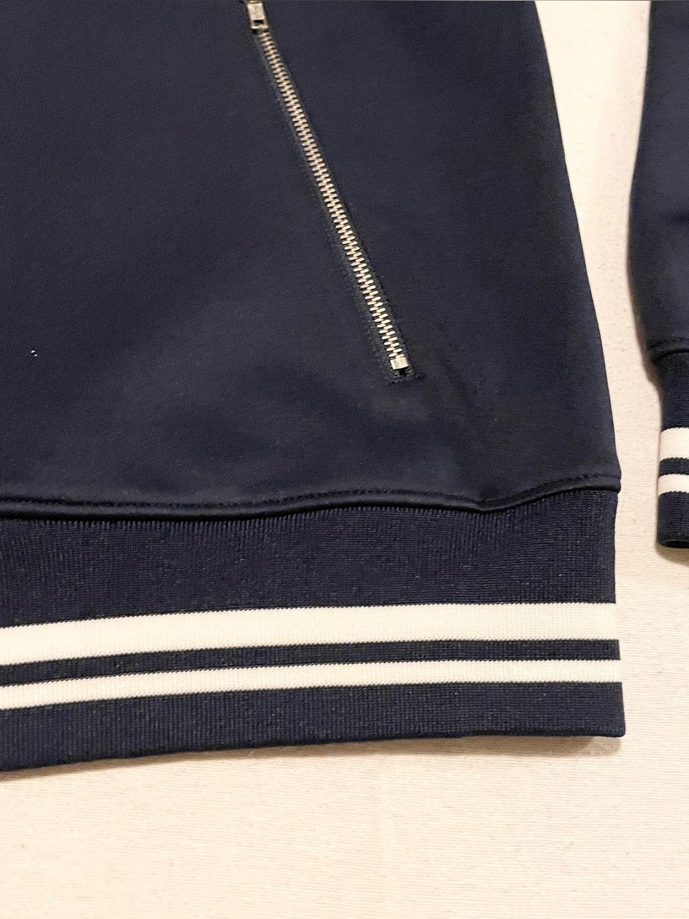 en THREAD Navy Blue Full Zip Track Jacket Sporty White Stripes Size Small Flaws - Picture 11 of 16